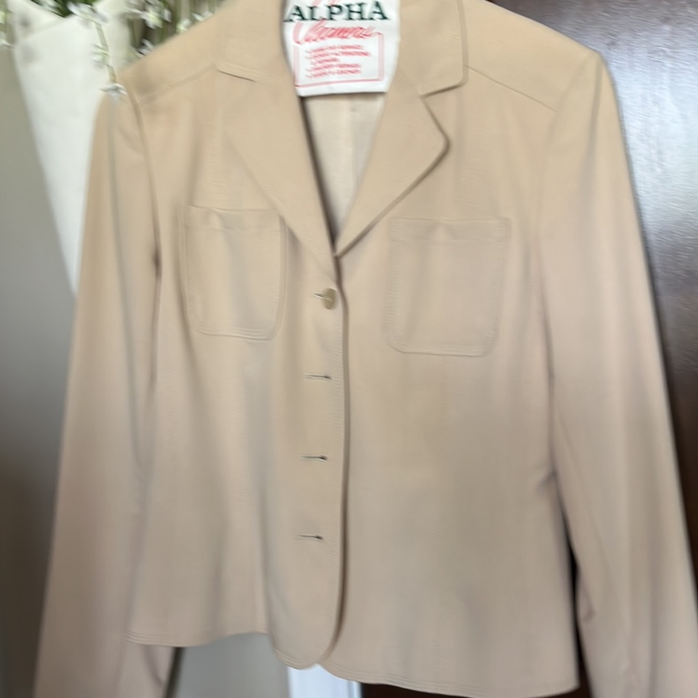 Women’s Tailored Suit Jacket Size 4 Petite